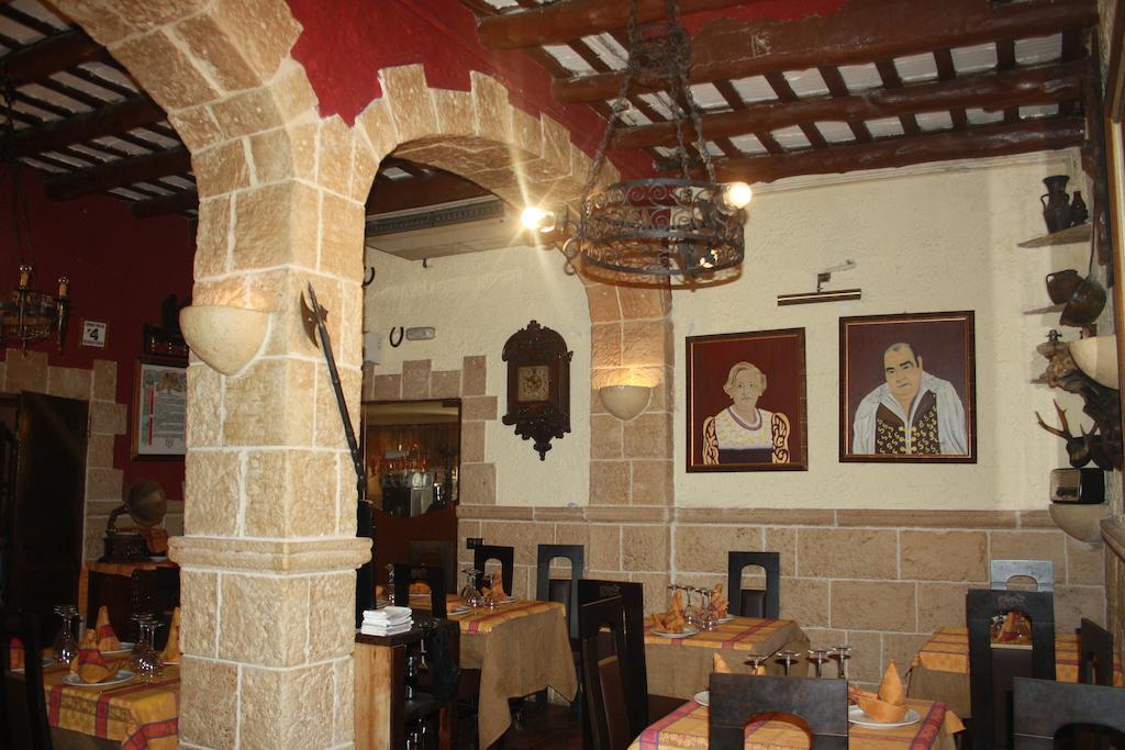 Hostal Restaurante La Diligencia Cunit Exteriör bild