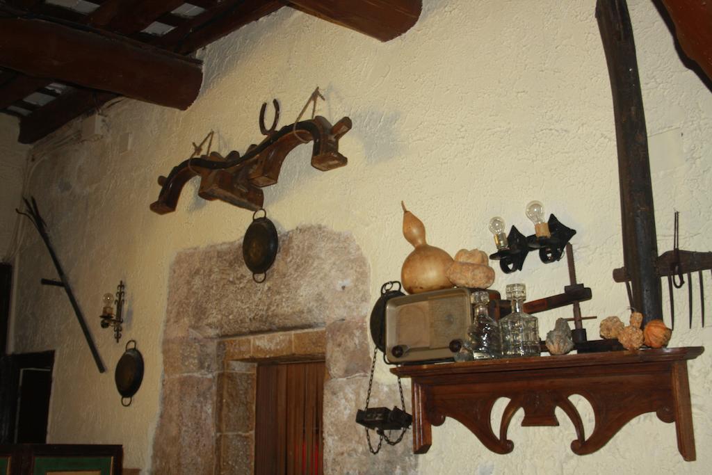 Hostal Restaurante La Diligencia Cunit Exteriör bild