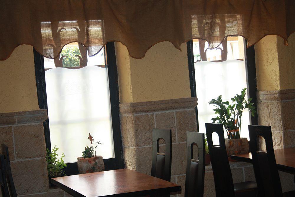 Hostal Restaurante La Diligencia Cunit Exteriör bild