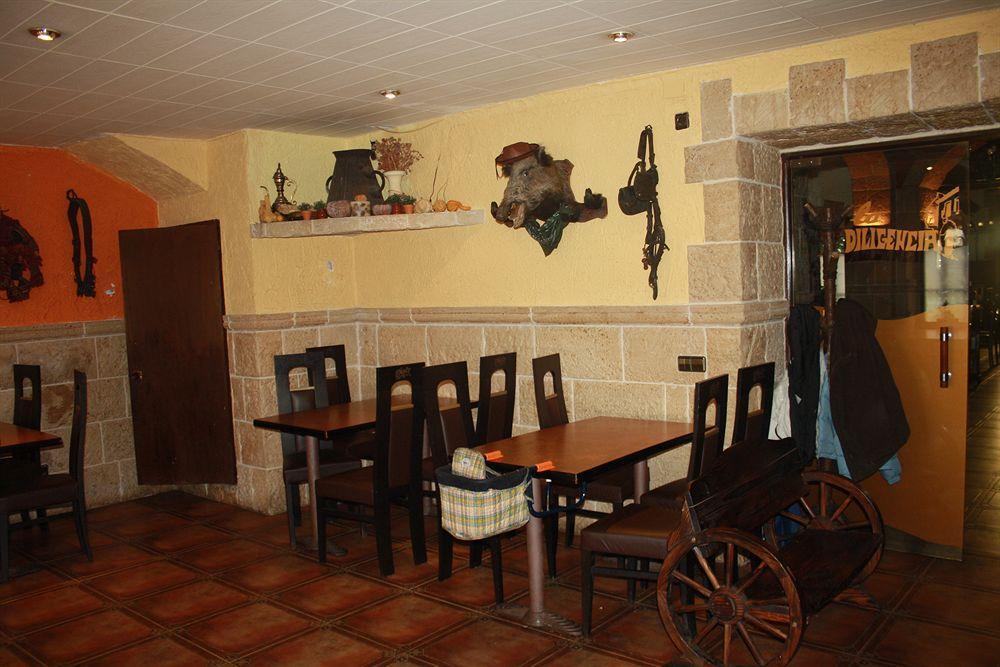 Hostal Restaurante La Diligencia Cunit Exteriör bild