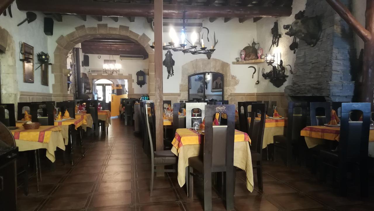 Hostal Restaurante La Diligencia Cunit Exteriör bild