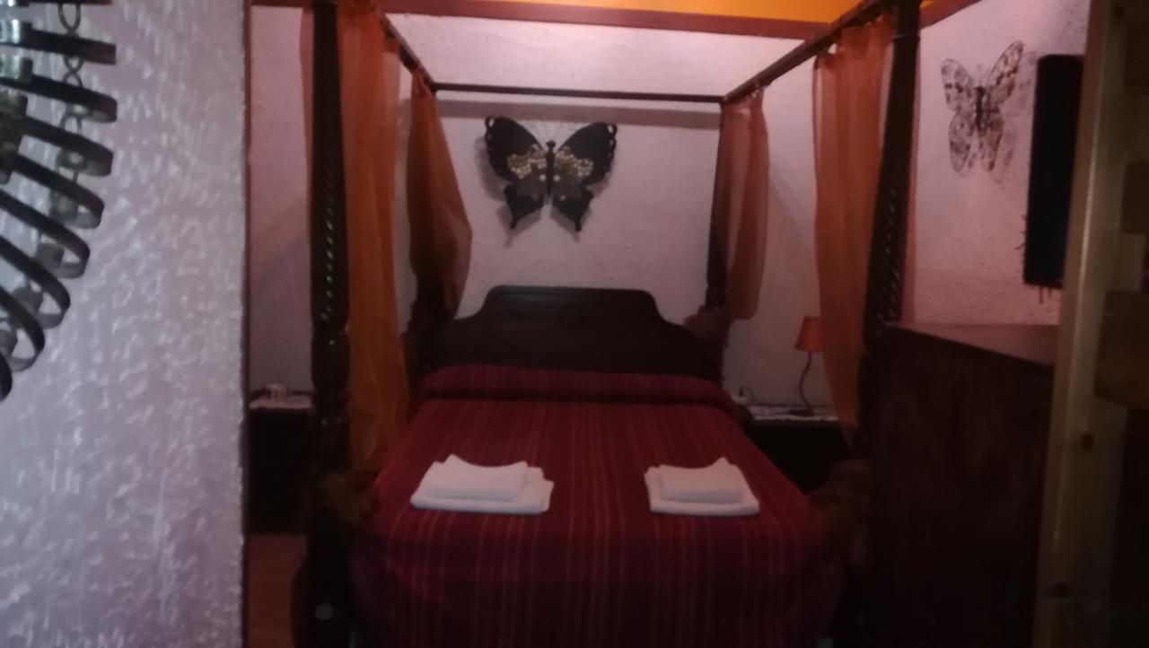 Hostal Restaurante La Diligencia Cunit Exteriör bild