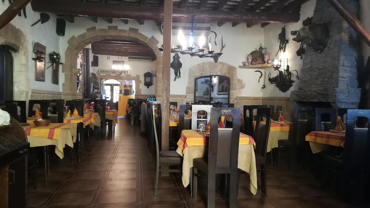 Hostal Restaurante La Diligencia Cunit Exteriör bild