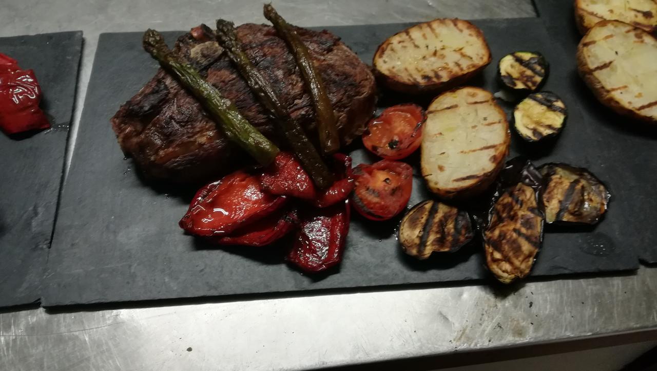 Hostal Restaurante La Diligencia Cunit Exteriör bild